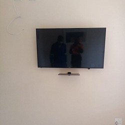 Tv and decoder shelf Mounting